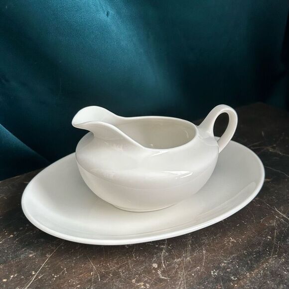 Vintage Homer Laughlin Triumph Snow White Fine China MCM Gravy Boat and Platter - Picture 1 of 11